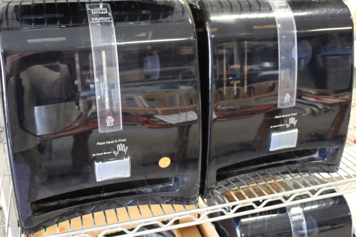 lot 250 image: Tork paper towel dispensers