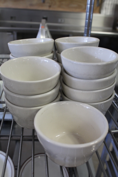 lot 257 image: Soup cups