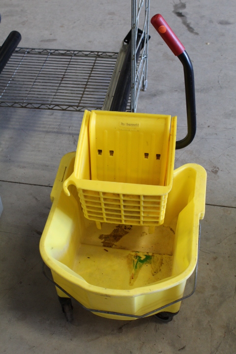 lot 276 image: Mop Bucket