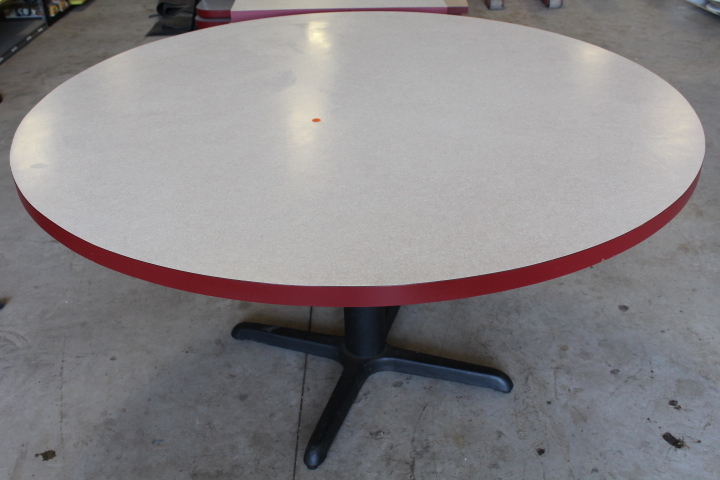 lot 282 image: Tables
