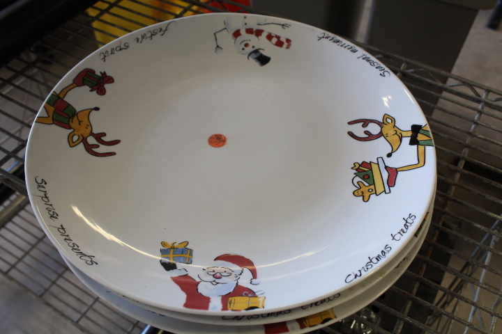 lot 287 image: Holiday Magic Platters