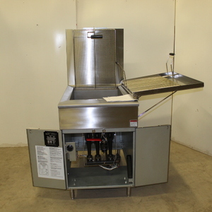 lot 12 image: Doughnut & Funnel Cake FRYER - NEW