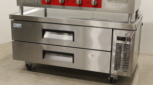 lot 15 image: Refrigerated Chef Base - NEW