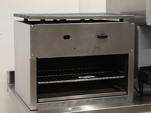 lot 41 image: Radiant Plaque Broiler