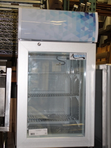 lot 33 image: Counter Top Display Freezer - NEW