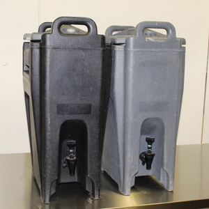 lot 64 image: Insulated Beverage Carriers