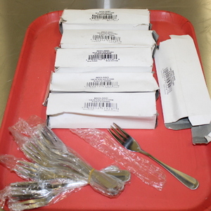 lot 142 image: Salad Forks - NEW
