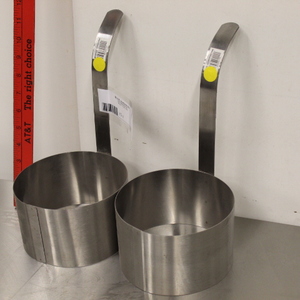 lot 134 image: Funnel Cake Form Rings - NEW