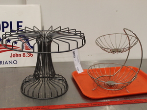 lot 150 image: Metal Food Display Lot