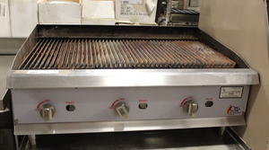 lot 73 image: Charbroiler Radiant