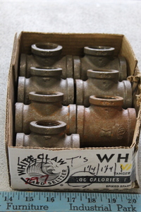 lot 297 image: Reducing Ts - 1-14 x 1 x 1-14
