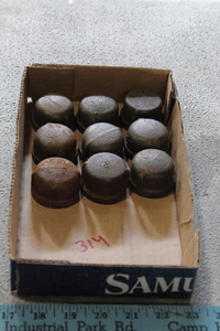 lot 314 image: 1 Caps