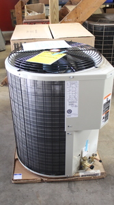 lot 5 image: 4-ton Air Conditioner condensing unit - NEW