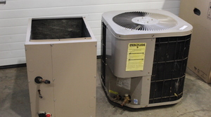 lot 13 image: 1.5 TON  Air Conditioning unit w A Coil