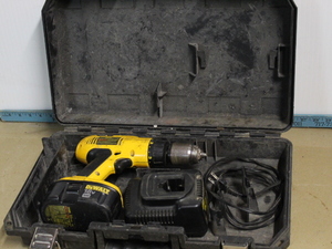 lot 56 image: Dewalt Cordless Drill W Case and Charger
