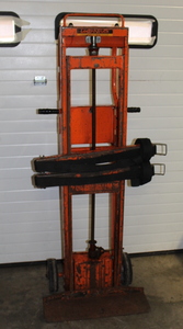 lot 2 image: 1500 pound  Stairs Climbing System - AWESOME