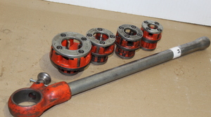 lot 34 image: Pipe Threading DIE SET by RIDGID