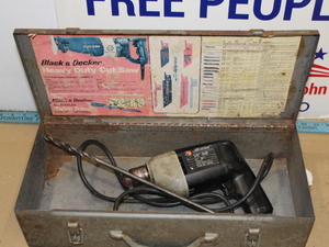 lot 79 image: Black & Decker 38 Drill