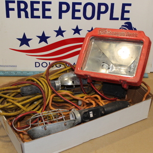 lot 81 image: Drop Cord Lights & Work Light