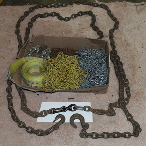 lot 90 image: Sweet 16 Swivel  38 Chain plus a few more Chains